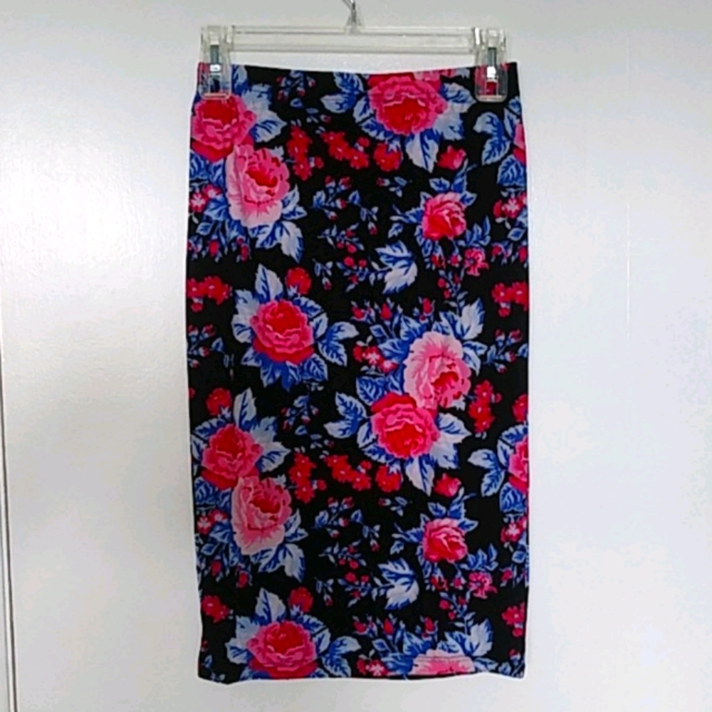 Hot Kiss Floral Print Skirt